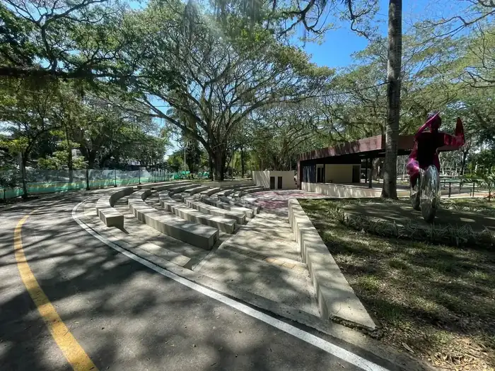 Parque La Isleta Cartago — vista 01